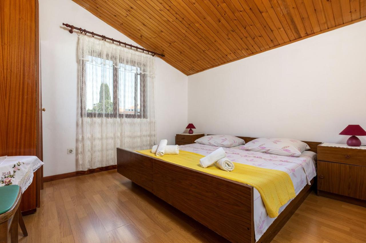 Apartments And Room Pergola โรวีน ภายนอก รูปภาพ