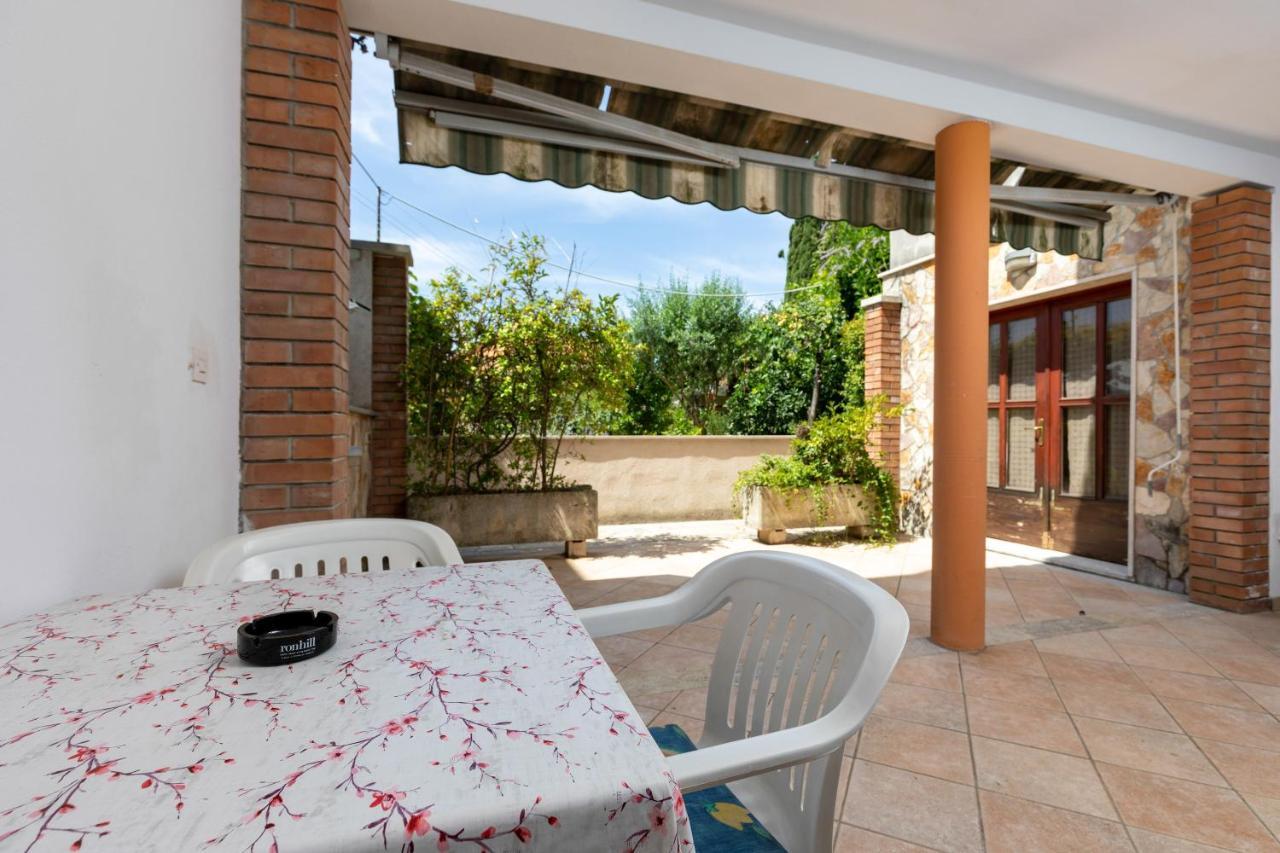 Apartments And Room Pergola โรวีน ภายนอก รูปภาพ