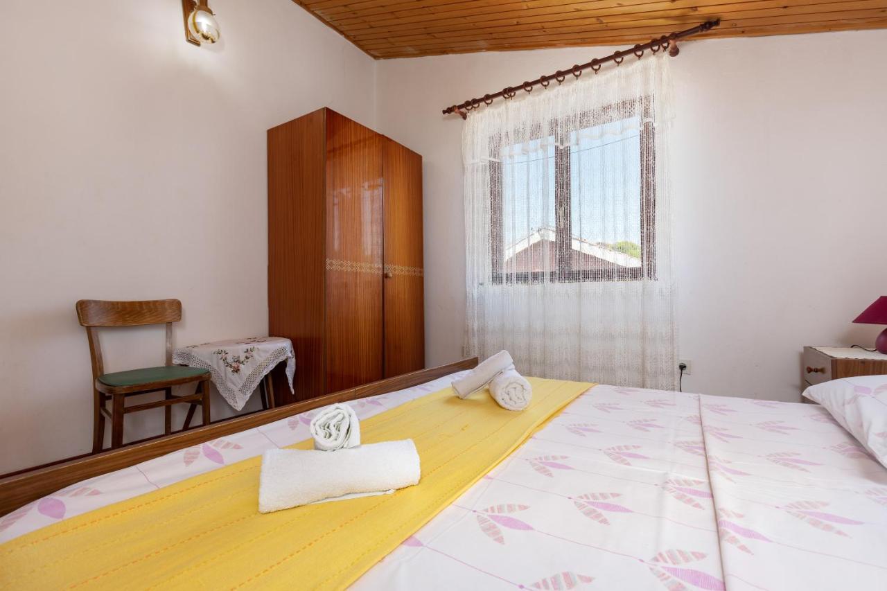 Apartments And Room Pergola โรวีน ภายนอก รูปภาพ