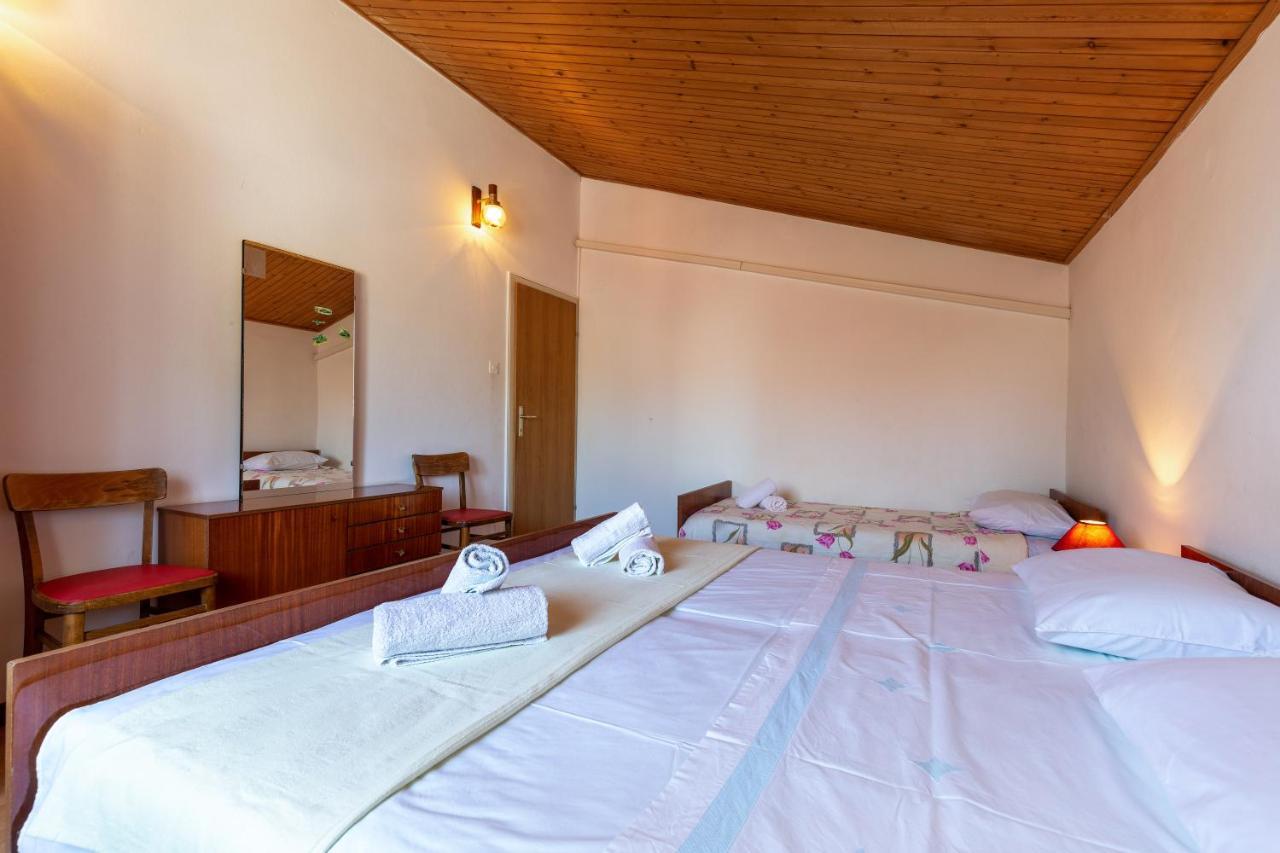 Apartments And Room Pergola โรวีน ภายนอก รูปภาพ